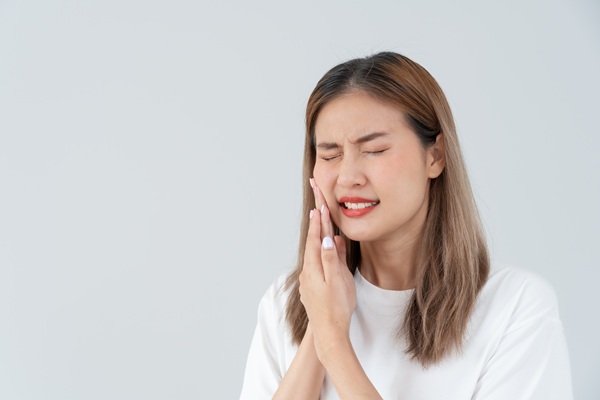 Tooth Pain From Dental Root Fractures: Common Signs And Symptoms