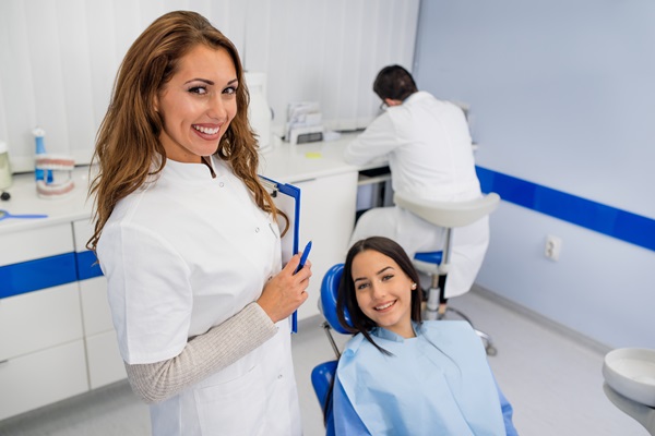 What Type Of Training Does An Endodontist Receive?