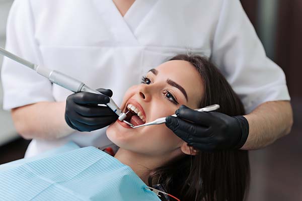 When You Should Consult A Root Canal Specialist